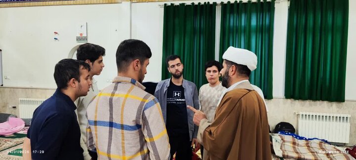 تصاویر/برگزاری حلقه‌های جهاد تبیین و آزاداندیشی در مسجد امام حسن مجتبی (ع) کامیاران