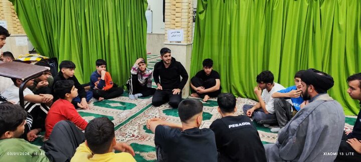 تصاویر/برگزاری حلقه‌های «زندگی با آیه‌ها» در بین معتکفین مساجد  کامیاران