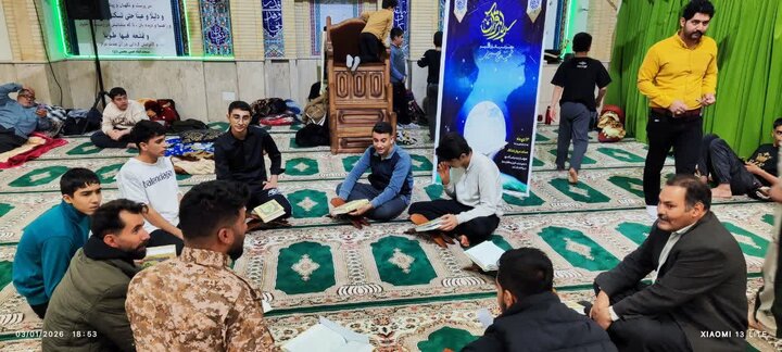 تصاویر/برگزاری حلقه‌های «زندگی با آیه‌ها» در بین معتکفین مساجد  کامیاران