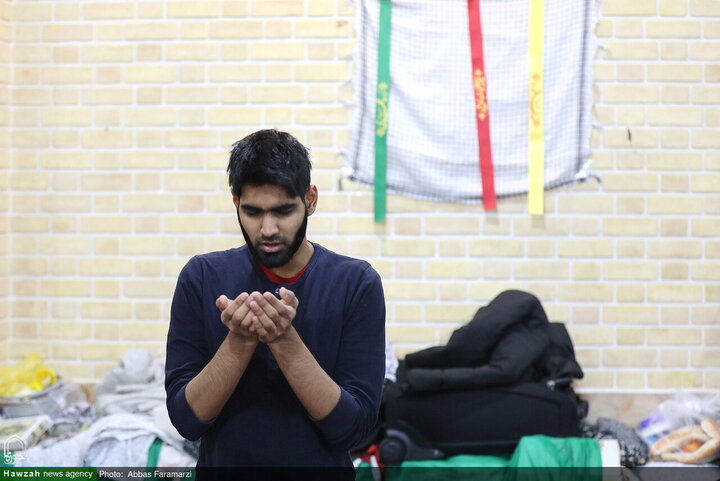 مراسم الاعتكاف في مسجد الإمام الحسن العسکري (عليه السلام) بقم