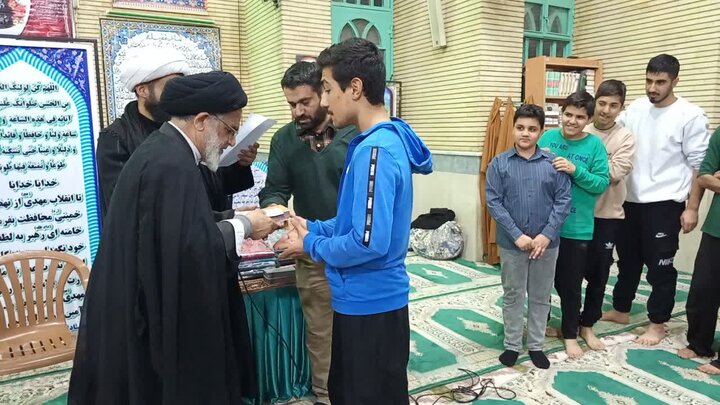 تصاویر/ بدرقه معتکفین نطنز با حضور امام جمعه