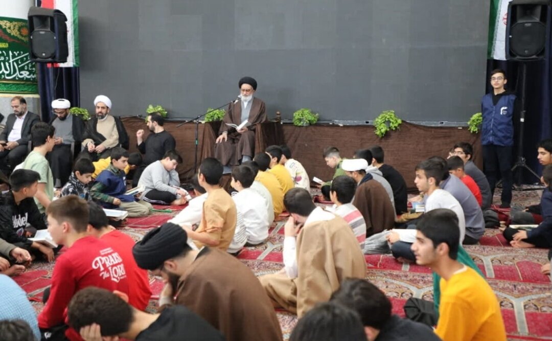 اعتکاف نوجوانان جلوه‌ای از برکات انقلاب اسلامی است