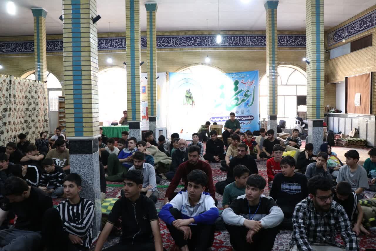 برگزاری مراسم اعتکاف دانش آموزی در مسجد امام هادی ارومیه با حضور 90 نوجوان