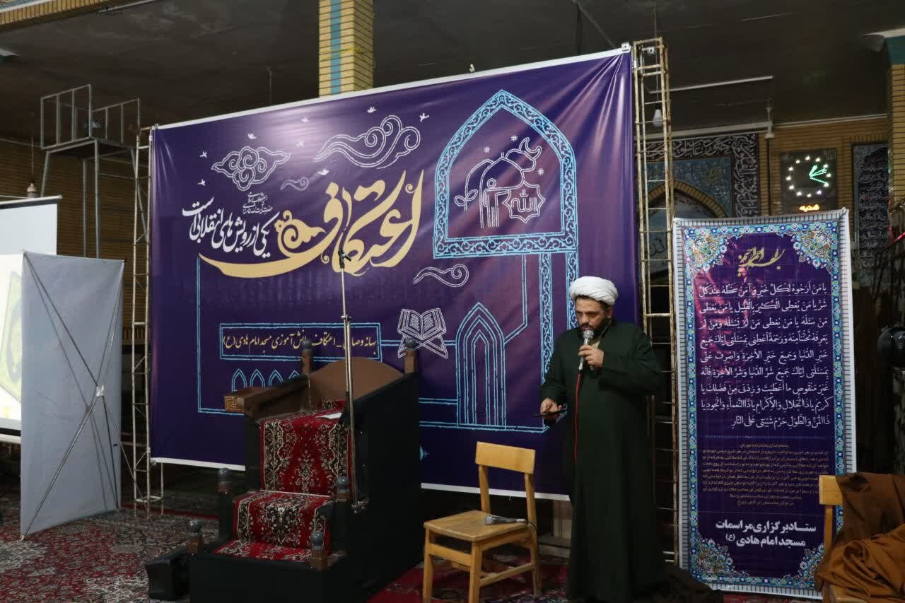 برگزاری مراسم اعتکاف دانش آموزی در مسجد امام هادی ارومیه با حضور 90 نوجوان