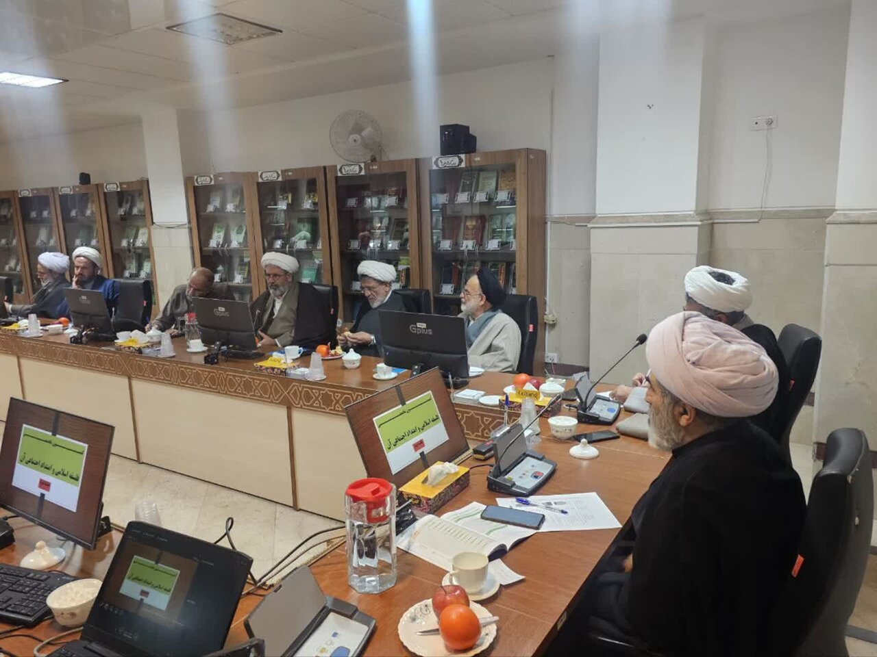 نشست اساتید فلسفه برای «تضارب آرا در چیستی فلسقه و امتداد اجتماعی و راهکارهای تحقق آن نشست اساتید فلسفه برای «تضارب آرا در چیستی فلسقه و امتداد اجتماعی و راهکارهای تحقق آن