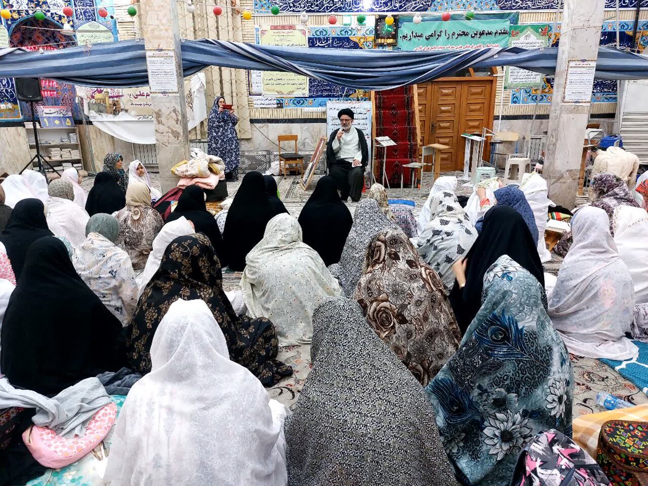 &nbsp;پاسخگویی میدانی به شبهات و سوالات دینی در مراسم معنوی اعتکاف + عکس