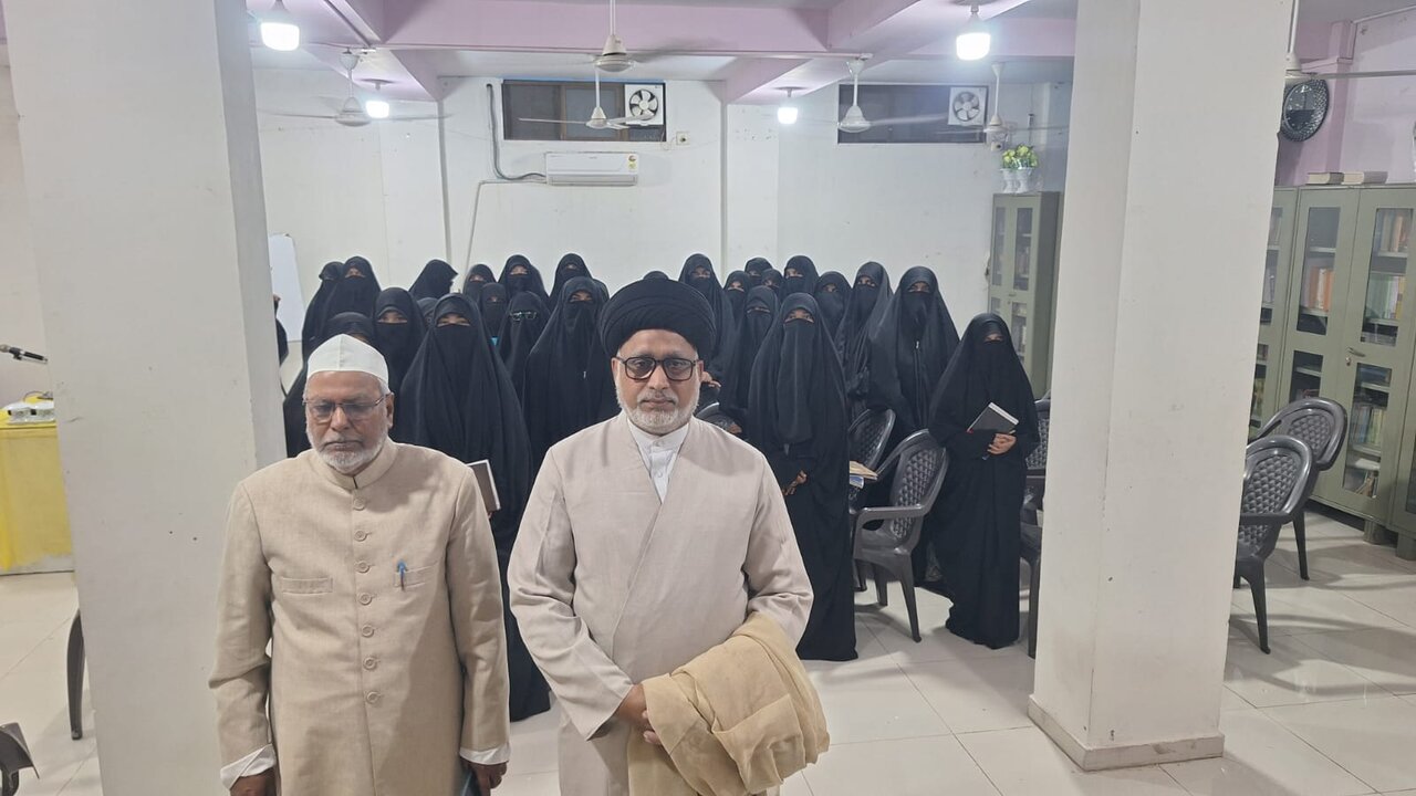 तालिबे इल्म के साथ साहिब ए फ़ज़्ल होना चाहिए: मौलाना इब्न हसन अमलोवी