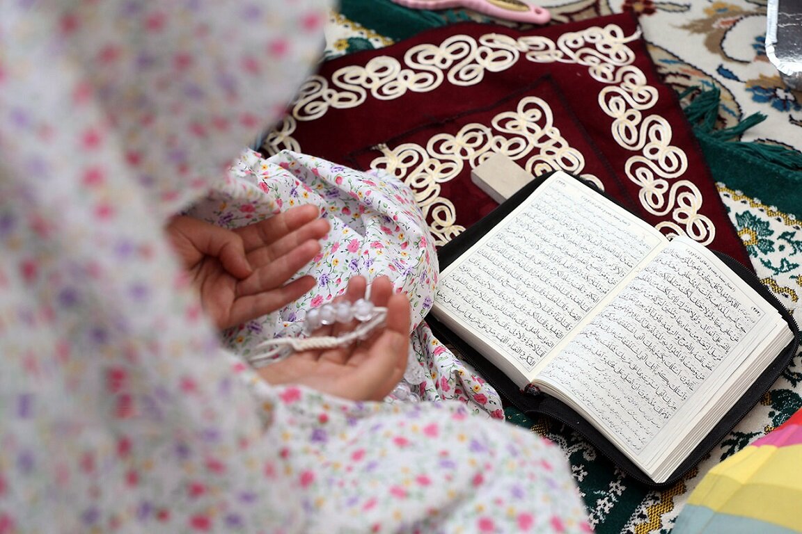 حضور ۶۸ مادر و دختر در جمع معتکفین جامعه‌الزهرا (س)