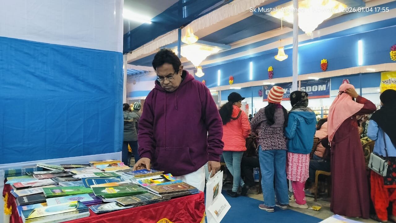 উলুবেড়িয়া বইমেলার তৃতীয় দিন: বইয়ের নীরব আর্তনাদ/ছবি