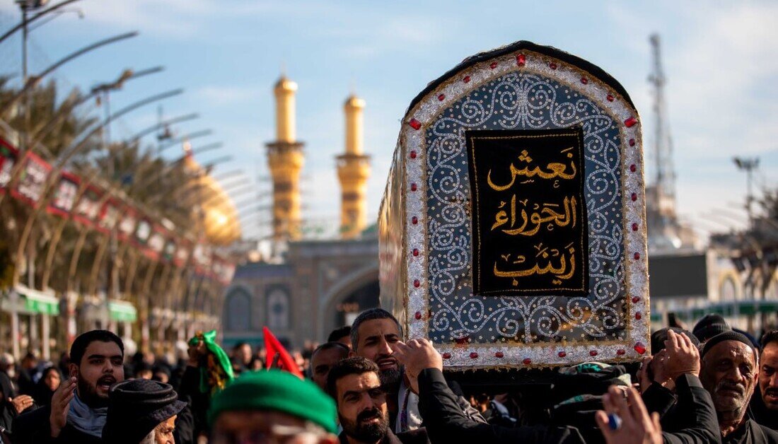 تصاویر/ تشییع پیکر نمادین حضرت زینب (سلام الله علیها) در کربلاء