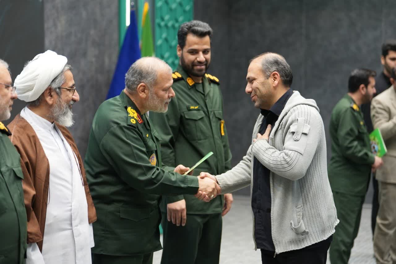 نماز عامل اقتدار و امنیت جامعه است