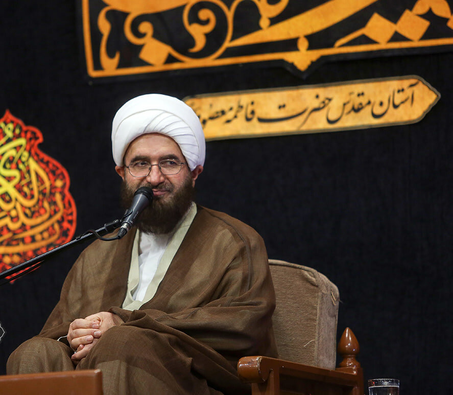 حضرت زینب(س) واسطه فیض علوم علوی به جامعه بانوان بودند