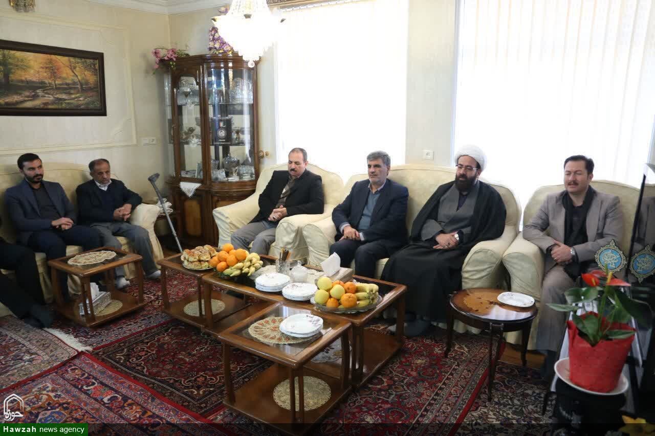 تجلیل امام جمعه لالجین از خانواده شهدا