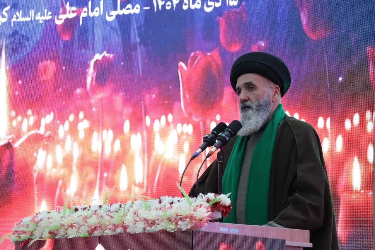 حضور پرشور مردم کرمان در شب نخست ویژه‌برنامه‌های ششمین سالگرد شهادت شهید حاج قاسم سلیمانی در مصلای امام علی(ع).