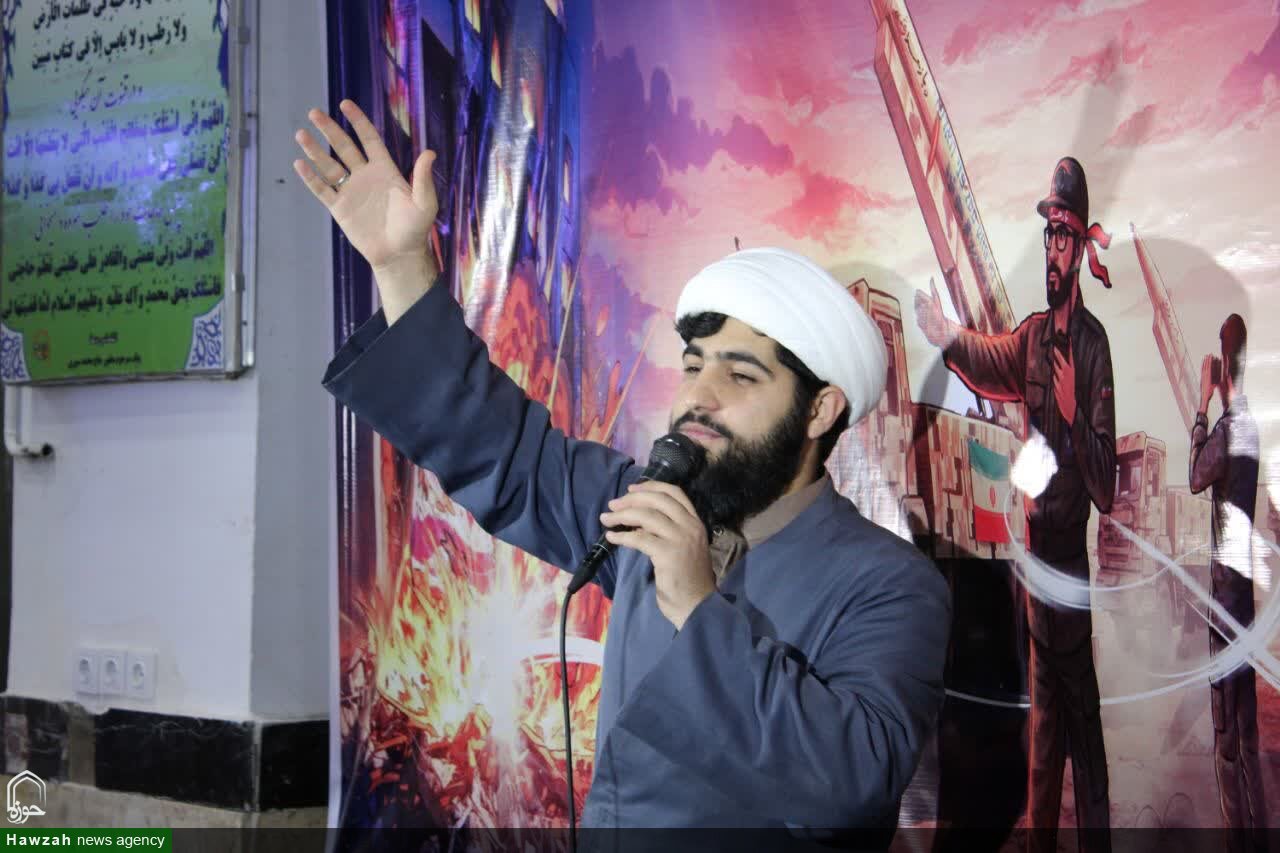 حضور طلاب مدرسه علمیه شیخ علیخان زنگنه در جمع اعتکاف دانش آموزی