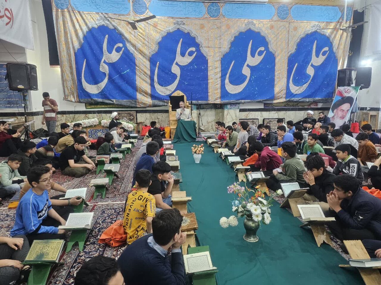 رشد ۱۷ درصدی حضور معتکفین در نائین+تصاویر