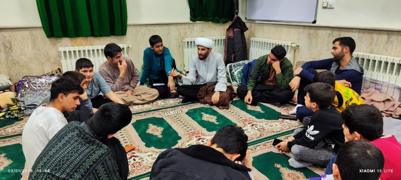 برگزاری حلقه‌های «زندگی با آیه‌ها» در بین معتکفین مساجد کامیاران