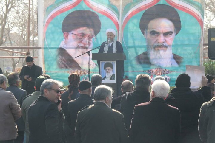 تصاویر/برگزاری اجتماع بزرگ «تاپای جان برای ایران» درآران وبیدگل