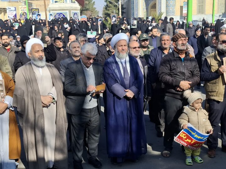 تصاویر/برگزاری اجتماع بزرگ «تاپای جان برای ایران» درآران وبیدگل