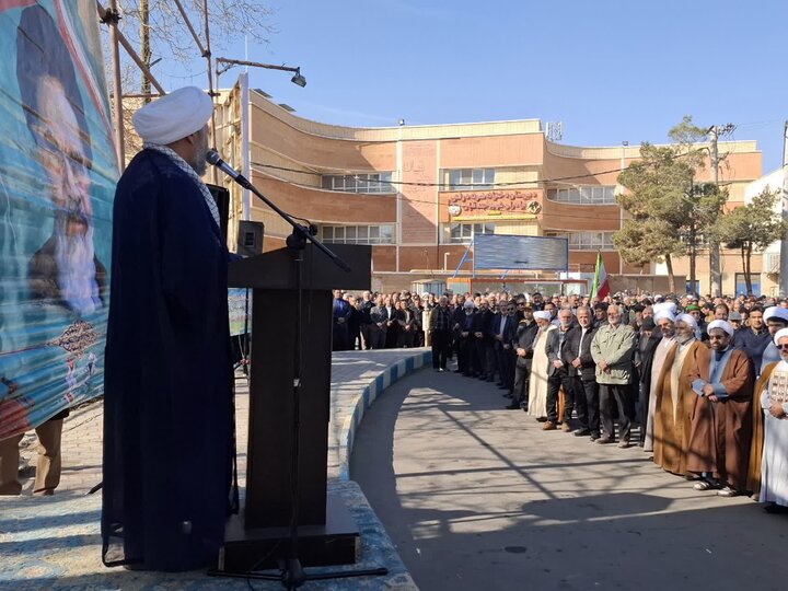 تصاویر/برگزاری اجتماع بزرگ «تاپای جان برای ایران» درآران وبیدگل