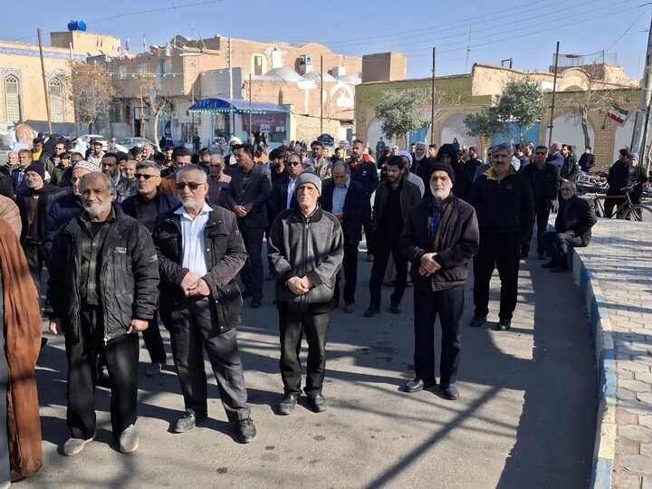 تصاویر/برگزاری اجتماع بزرگ «تاپای جان برای ایران» درآران وبیدگل