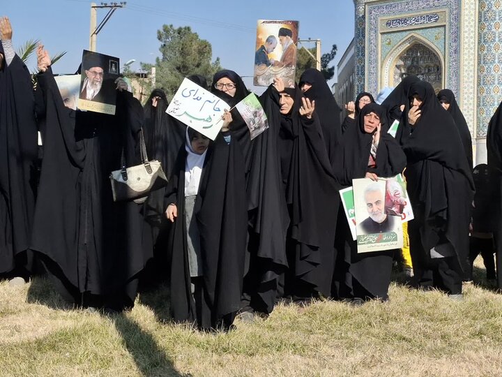 تصاویر/برگزاری اجتماع بزرگ «تاپای جان برای ایران» درآران وبیدگل