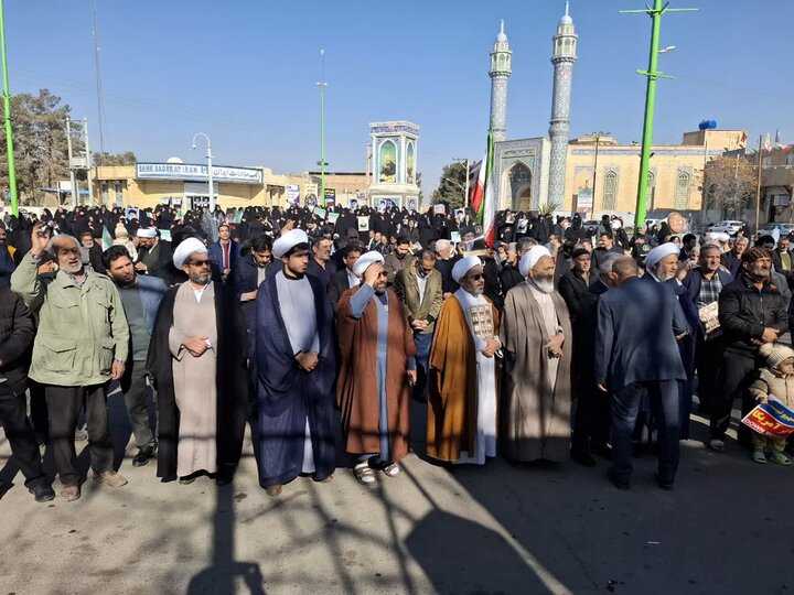 تصاویر/برگزاری اجتماع بزرگ «تاپای جان برای ایران» درآران وبیدگل