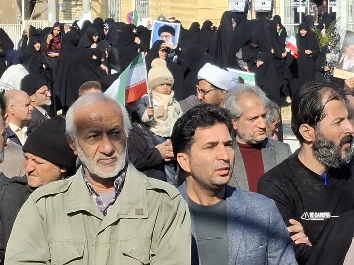 تصاویر/برگزاری اجتماع بزرگ «تاپای جان برای ایران» درآران وبیدگل