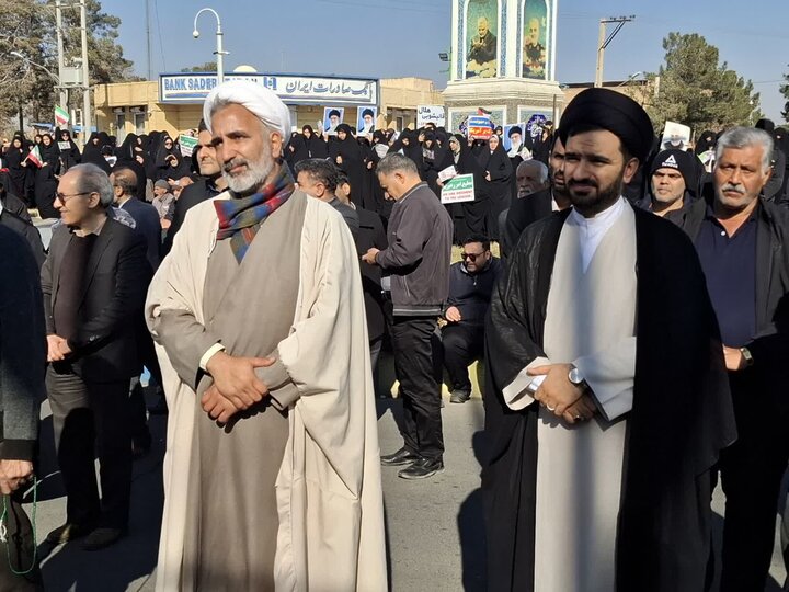 تصاویر/برگزاری اجتماع بزرگ «تاپای جان برای ایران» درآران وبیدگل