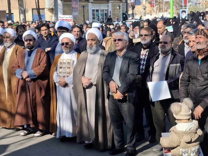 تصاویر/برگزاری اجتماع بزرگ «تاپای جان برای ایران» درآران وبیدگل