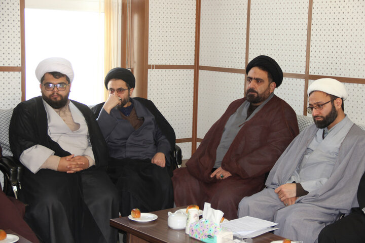 تصاویر / دیدار رئیس جدید سازمان بسیج طلاب وروحانیون استان قزوین با مدیر حوزه علمیه استان قزوین