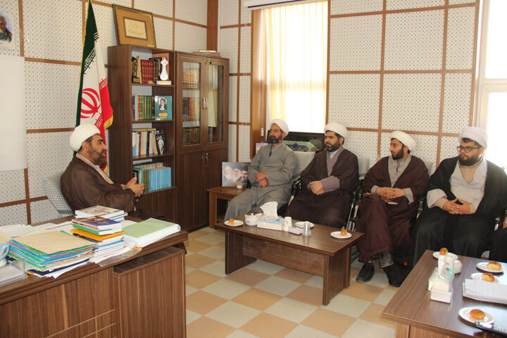 تصاویر / دیدار رئیس جدید سازمان بسیج طلاب وروحانیون استان قزوین با مدیر حوزه علمیه استان قزوین