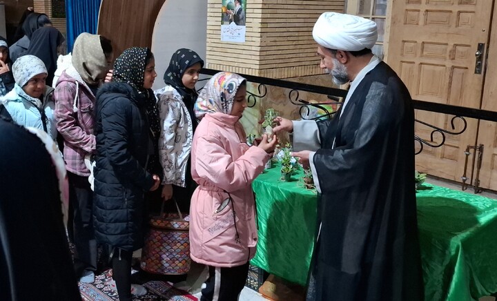 تصاویر/ اعتکاف بانوان و دختران دانش آموز در شهر جوپار