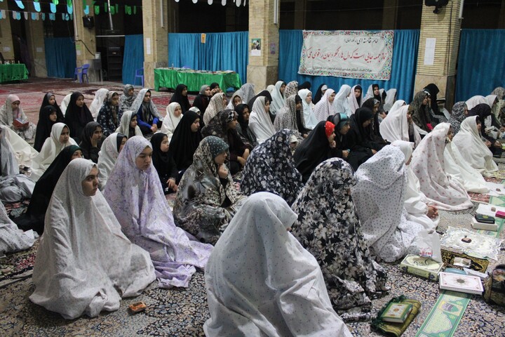 تصاویر/ اعتکاف بانوان و دختران دانش آموز در شهر جوپار