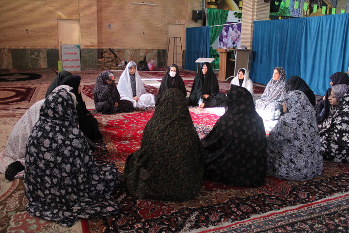 تصاویر/ اعتکاف بانوان و دختران دانش آموز در شهر جوپار