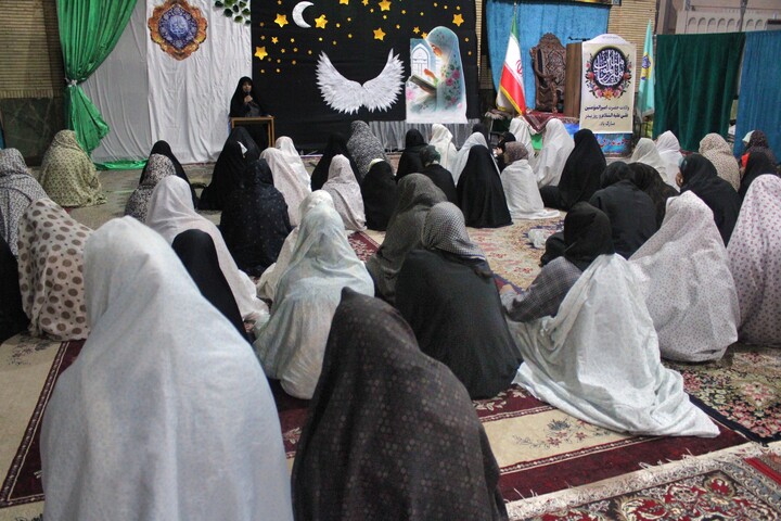 تصاویر/ اعتکاف بانوان و دختران دانش آموز در شهر جوپار
