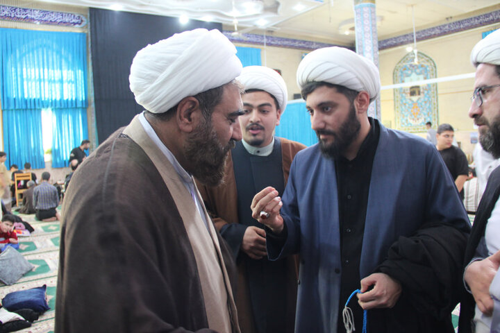تصاویر / دیدار مدیر حوزه علمیه استان قزوین با دست اندرکاران ستاد اعتکاف اقبالیه  قزوین