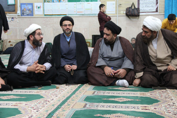 تصاویر / دیدار مدیر حوزه علمیه استان قزوین با دست اندرکاران ستاد اعتکاف اقبالیه  قزوین