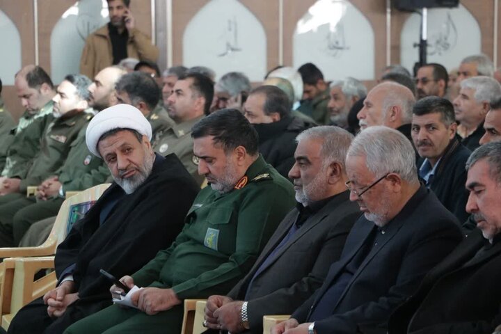 حضور رزمندگان و پیشکسوتان دفاع مقدس در مصلی امام علی(ع) کرمان در دومین روز ویژه‌برنامه‌های ششمین سالگرد شهادت سردار دل‌ها.