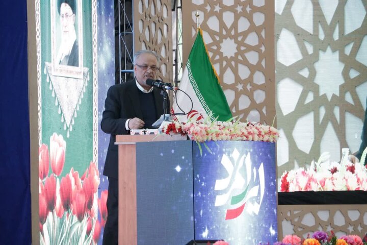 حضور رزمندگان و پیشکسوتان دفاع مقدس در مصلی امام علی(ع) کرمان در دومین روز ویژه‌برنامه‌های ششمین سالگرد شهادت سردار دل‌ها.