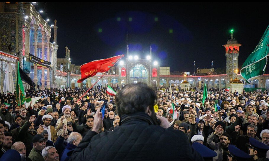 क़ुम की क्रांतिकारी जनता दंगाइयों के खिलाफ़ उठ खड़ी हुई + फ़ोटो और वीडियो