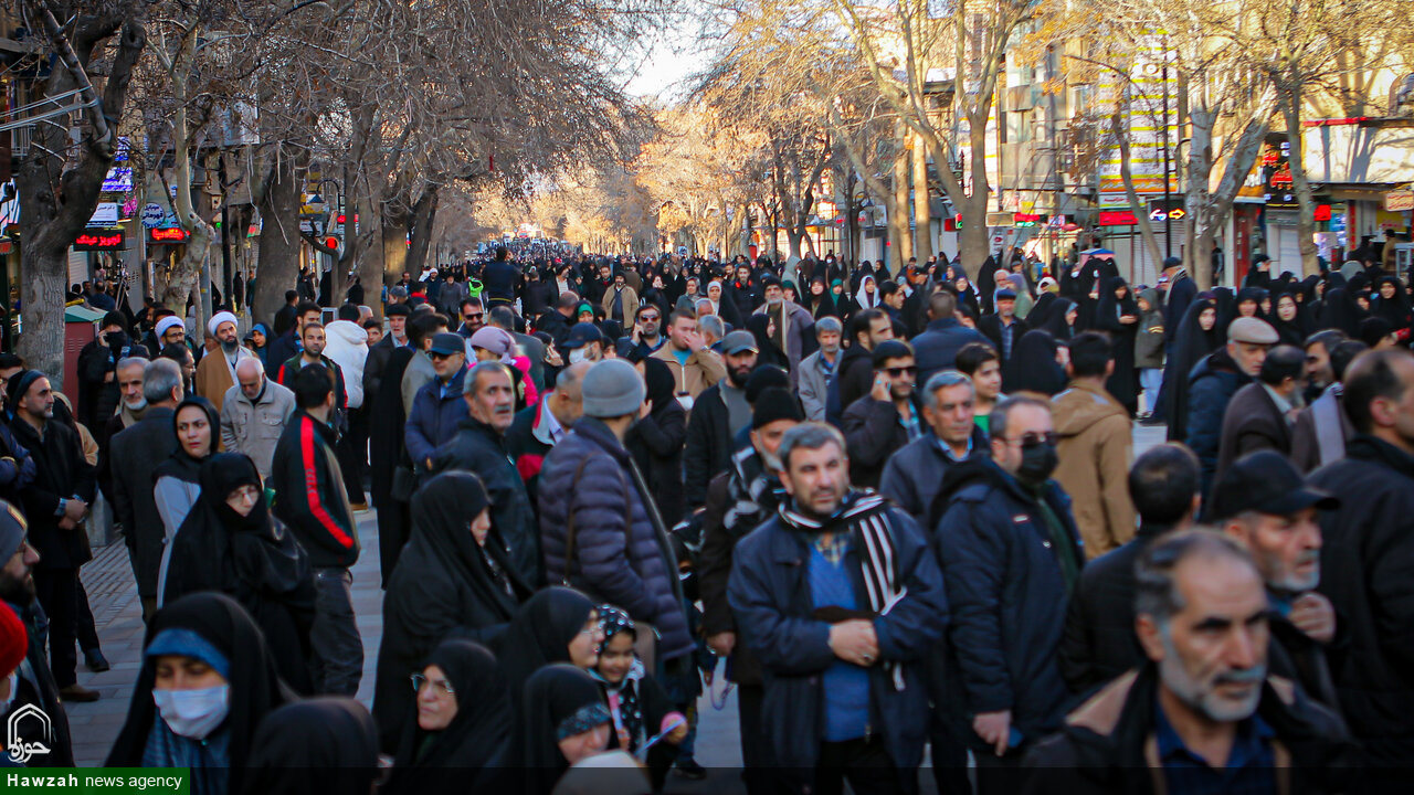 تصاویر/ اجتماع مردم دارالمؤمنین همدان در محکومیت اغتشاشات و مطالبه بهبود معیشت