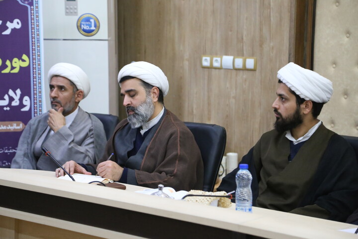 تصاویر/مرحله تکمیلی دوره دانش افزایی ولایت فقیه برگزار شد