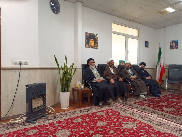 تصاویر/دیدار امام جمعه و نماینده ولی فقیه اهواز با مدیر حوزه علمیه خوزستان