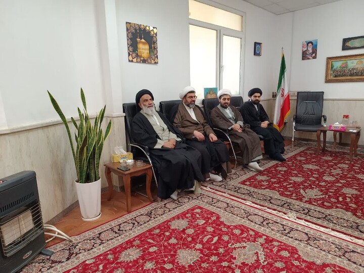 تصاویر/دیدار امام جمعه و نماینده ولی فقیه اهواز با مدیر حوزه علمیه خوزستان