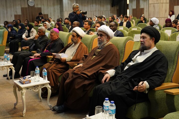گرامیداشت میلاد حضرت عیسی مسیح(ع) در دانشگاه بین‌المللی اهل‌بیت(ع)