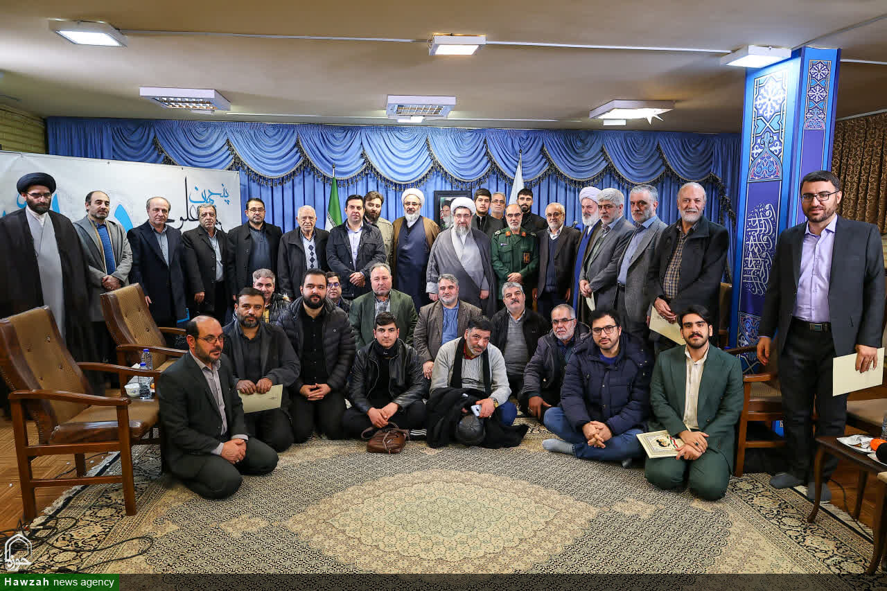 شعر آیینی، ابزار مؤثر انتقال معارف اهل‌بیت(ع) به جامعه