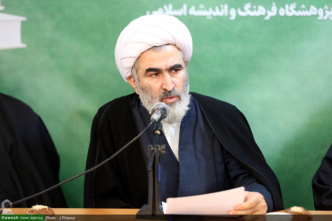 دانشنامه «قرآن و اخلاق» رونمایی شد + عکس