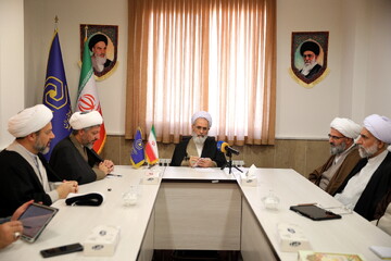 تصاویر/ جلسه کارکنان مدیریت حوزه علمیه خواهران استان سمنان با حضور آیت الله اعرافی