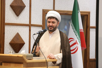 علامه مصباح یزدی در مقام دفاع از دین و ولایت با تمام توان وارد میدان شد 